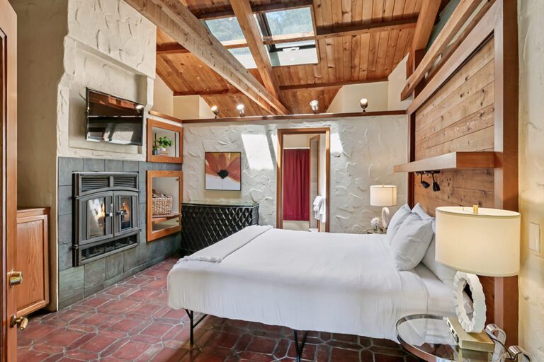 Poolside King - Sonoma Coast Villa