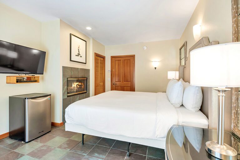 Hillside Room - Sonoma Coast Villa