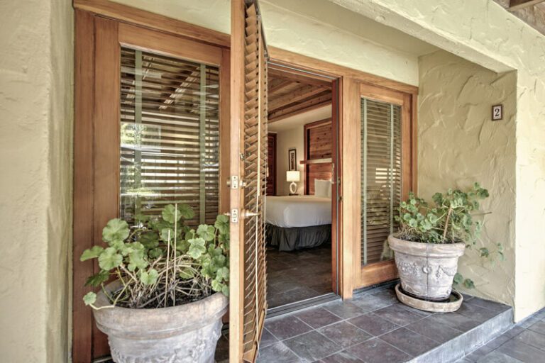 Poolside Suite