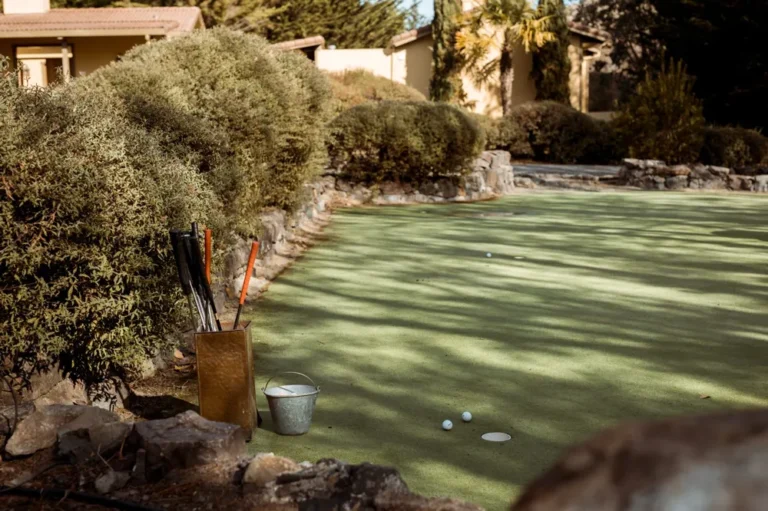 9-Hole Putting Green